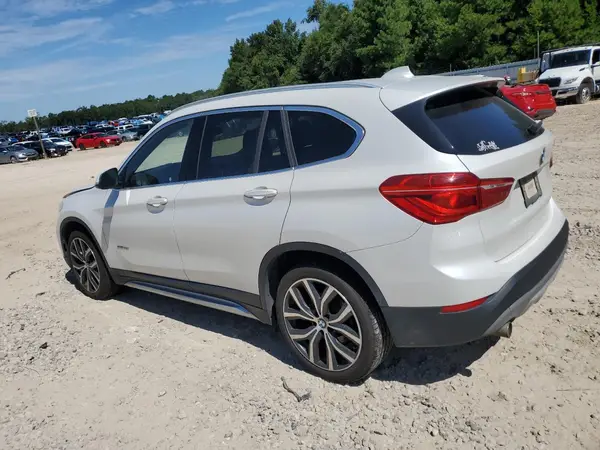 WBXHU7C32J5H39256 2018 BMW X1 - Image 2