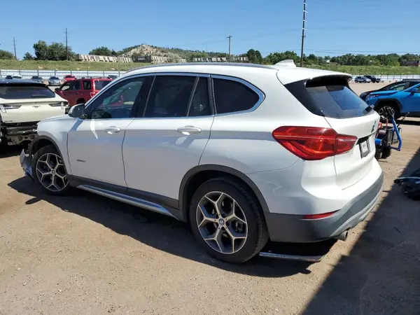 WBXHU7C32J5H39404 2018 BMW X1 - Image 2