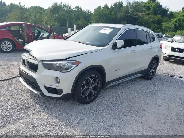 WBXHU7C32J5H40701 2018 BMW X1 - Image 2