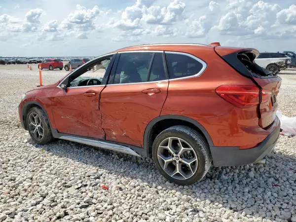WBXHU7C32J5H41038 2018 BMW X1 - Image 2