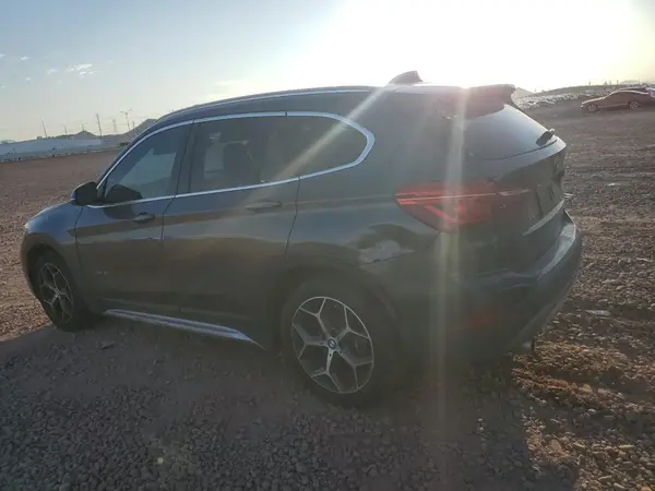 WBXHU7C32J5H41881 2018 BMW X1 - Image 2