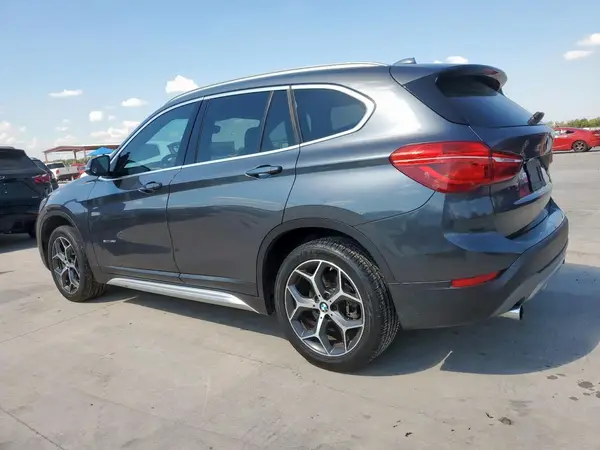 WBXHU7C32J5H42125 2018 BMW X1 - Image 2