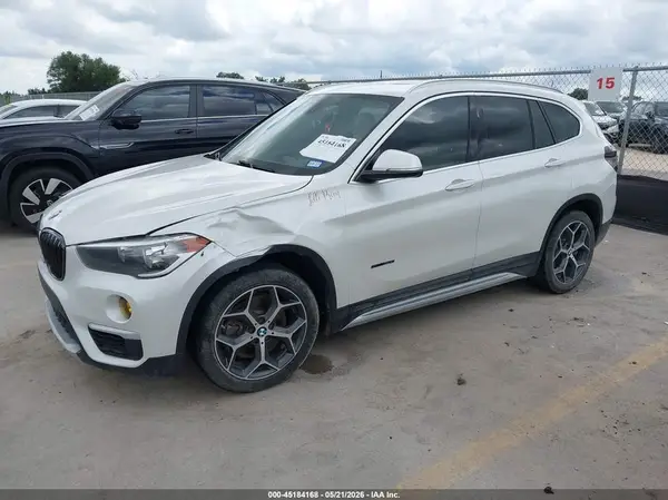 WBXHU7C32J5H42593 2018 BMW X1 - Image 2