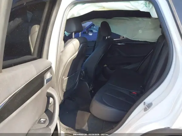 WBXHU7C32J5H43355 2018 BMW X1 - Image 8