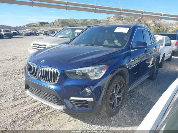 WBXHU7C32J5H43498 2018 BMW X1 - Image 2