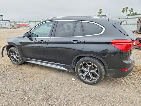 WBXHU7C32J5H45431 2018 BMW X1 - Image 2