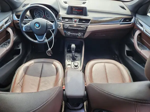 WBXHU7C32J5H45915 2018 BMW X1 - Image 8
