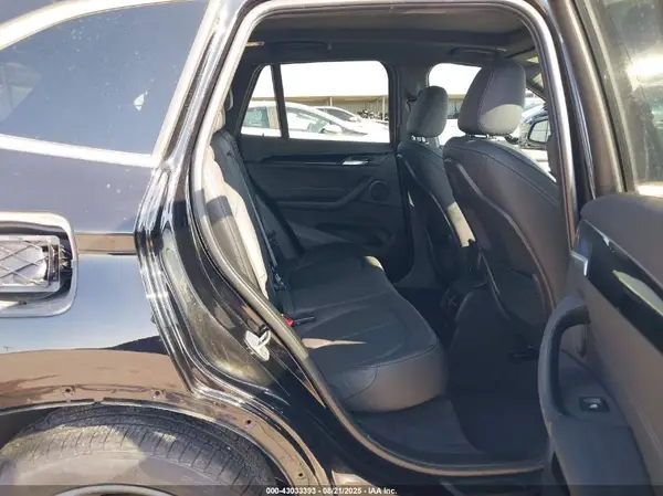 WBXHU7C32J5L07442 2018 BMW X1 - Image 8