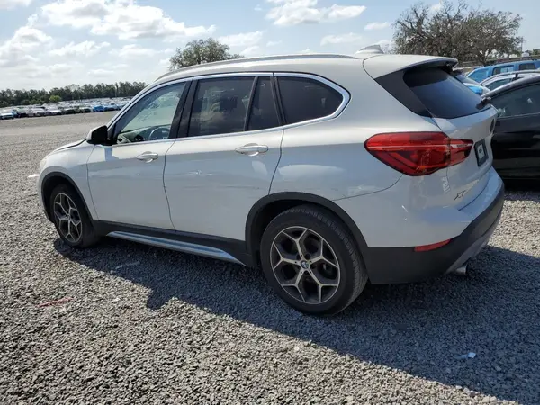 WBXHU7C32J5L07666 2018 BMW X1 - Image 2