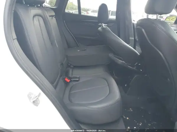 WBXHU7C32J5L08588 2018 BMW X1 - Image 8