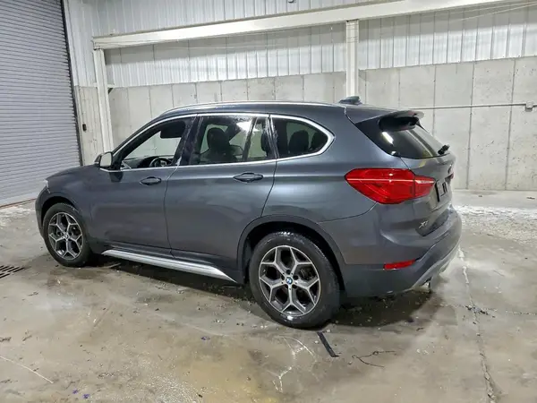 WBXHU7C32J5L09286 2018 BMW X1 - Image 2