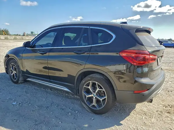 WBXHU7C33H5H32861 2017 BMW X1 - Image 2