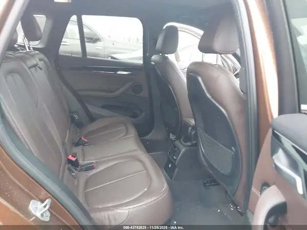 WBXHU7C33H5H32942 2017 BMW X1 - Image 8