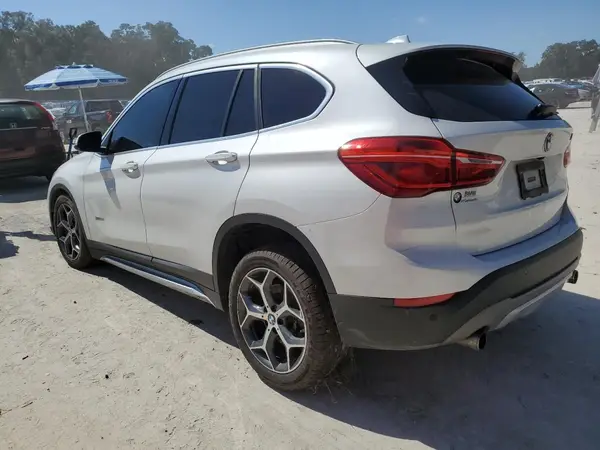WBXHU7C33H5H33038 2017 BMW X1 - Image 2