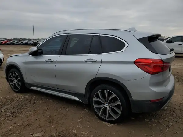 WBXHU7C33H5H33279 2017 BMW X1 - Image 2