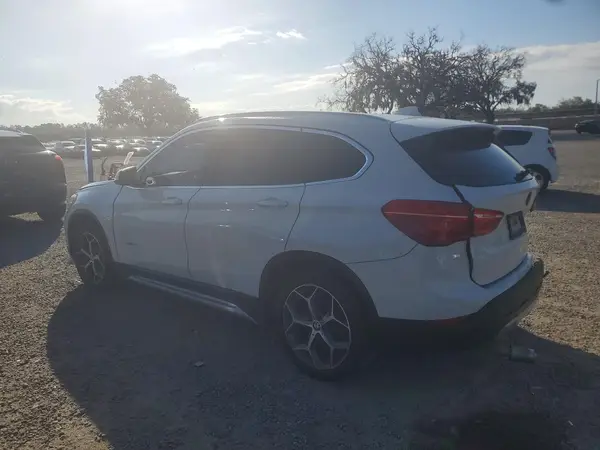 WBXHU7C33H5H34304 2017 BMW X1 - Image 2
