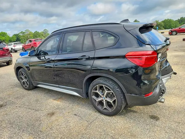 WBXHU7C33H5H38014 2017 BMW X1 - Image 2