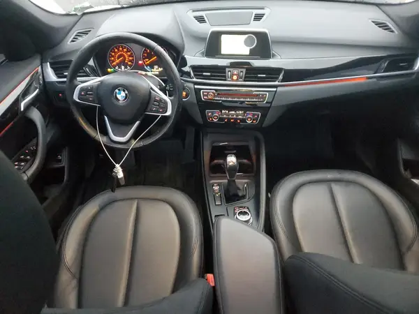 WBXHU7C33HP924704 2017 BMW X1 - Image 8
