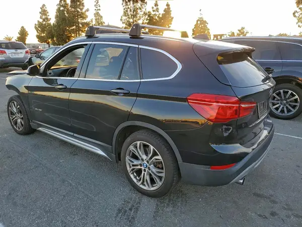 WBXHU7C33HP925402 2017 BMW X1 - Image 2