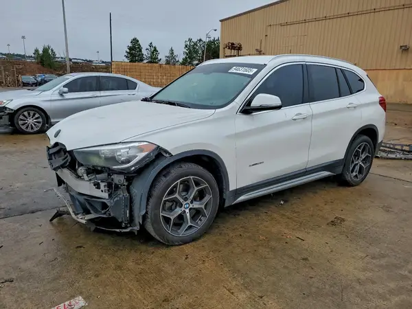 WBXHU7C33J5H38830 2018 BMW X1 - Image 1