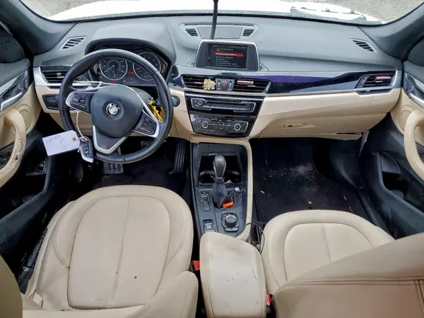 WBXHU7C33J5H38830 2018 BMW X1 - Image 8