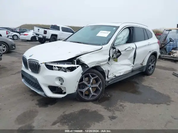 WBXHU7C33J5H41419 2018 BMW X1 - Image 2