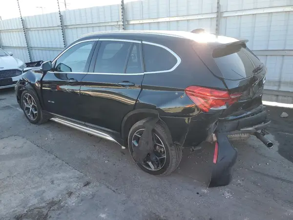 WBXHU7C33J5H42294 2018 BMW X1 - Image 2