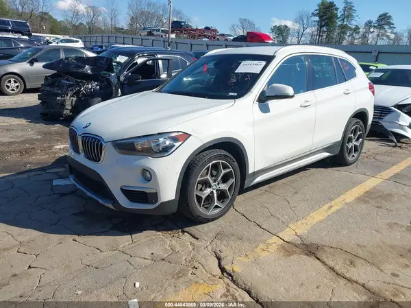 WBXHU7C33J5H42361 2018 BMW X1 - Image 2