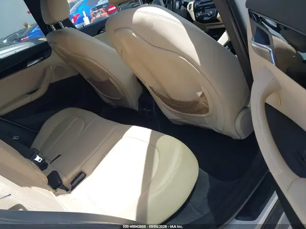 WBXHU7C33J5H43042 2018 BMW X1 - Image 8