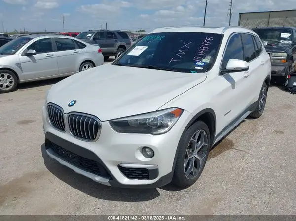 WBXHU7C33J5H43476 2018 BMW X1 - Image 2