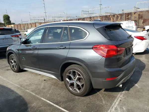 WBXHU7C33J5H44014 2018 BMW X1 - Image 2