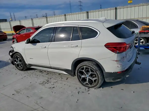 WBXHU7C33J5H44241 2018 BMW X1 - Image 2