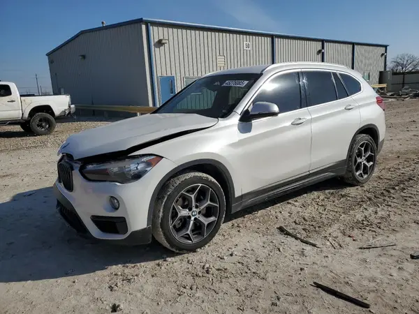 WBXHU7C33J5H44451 2018 BMW X1 - Image 1