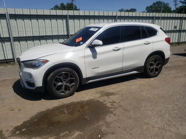 WBXHU7C33J5H45891 2018 BMW X1 - Image 1
