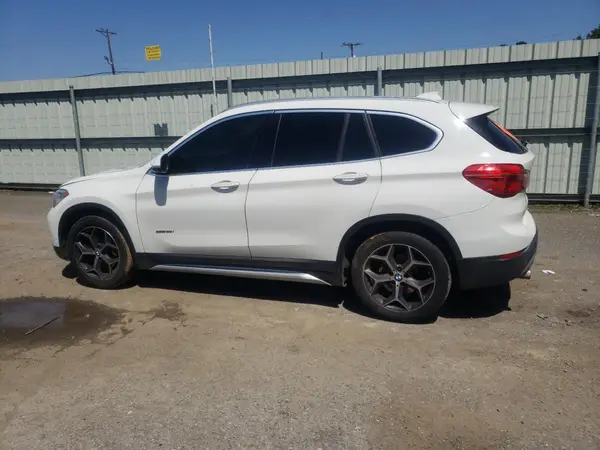 WBXHU7C33J5H45891 2018 BMW X1 - Image 2