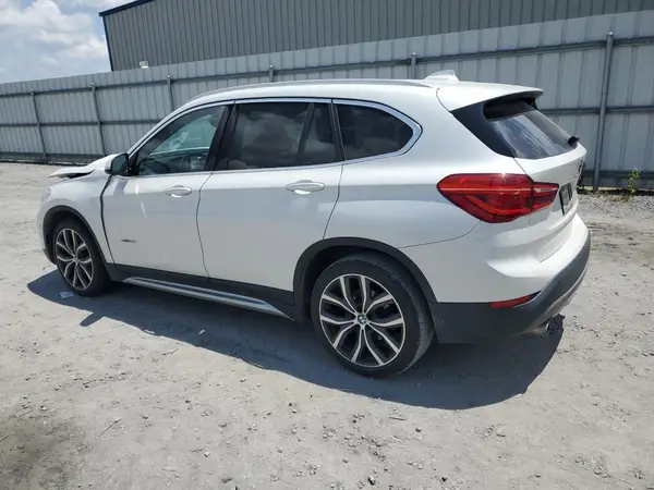 WBXHU7C33J5L05361 2018 BMW X1 - Image 2