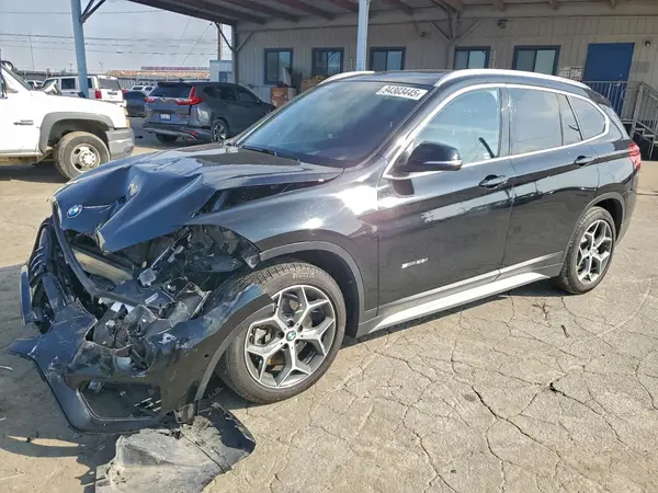 WBXHU7C33J5L05411 2018 BMW X1 - Image 1