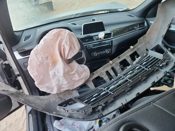 WBXHU7C33J5L05523 2018 BMW X1 - Image 8