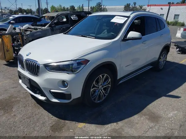 WBXHU7C34H5H33341 2017 BMW X1 - Image 2