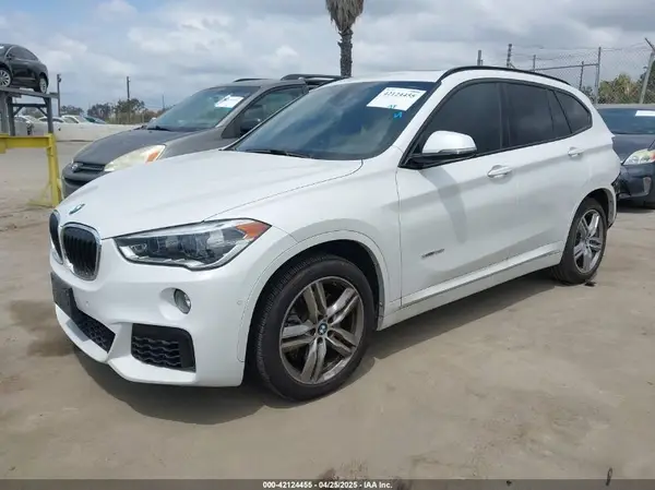 WBXHU7C34H5H33422 2017 BMW X1 - Image 2