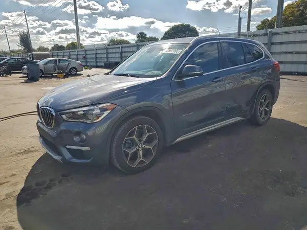 WBXHU7C34H5H33811 2017 BMW X1 - Image 1
