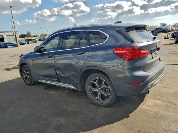 WBXHU7C34H5H33811 2017 BMW X1 - Image 2