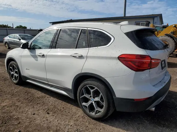WBXHU7C34H5H35073 2017 BMW X1 - Image 2