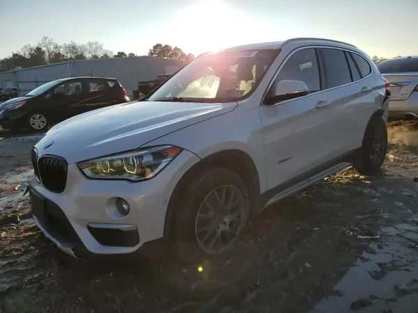 WBXHU7C34H5H36708 2017 BMW X1 - Image 1