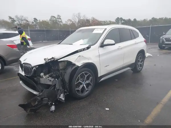 WBXHU7C34H5H38149 2017 BMW X1 - Image 2