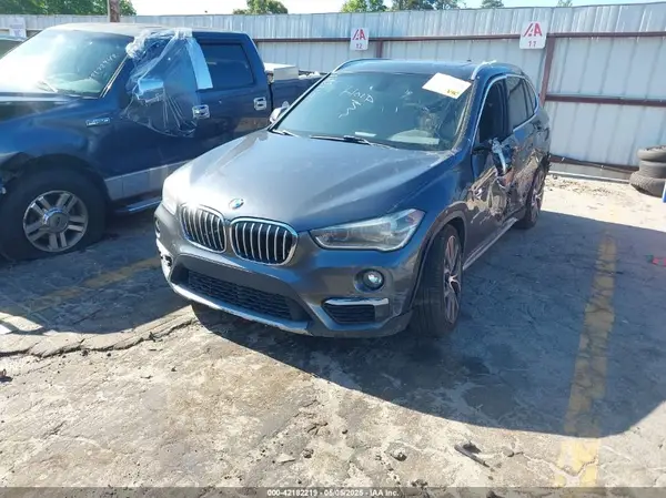 WBXHU7C34HP925411 2017 BMW X1 - Image 2