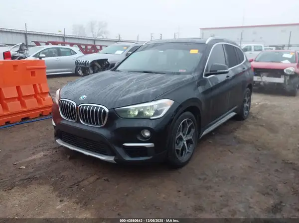 WBXHU7C34J3H42445 2018 BMW X1 - Image 2