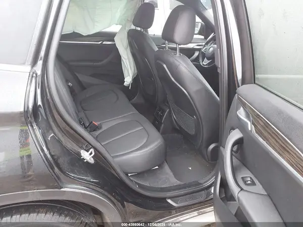 WBXHU7C34J3H42445 2018 BMW X1 - Image 8