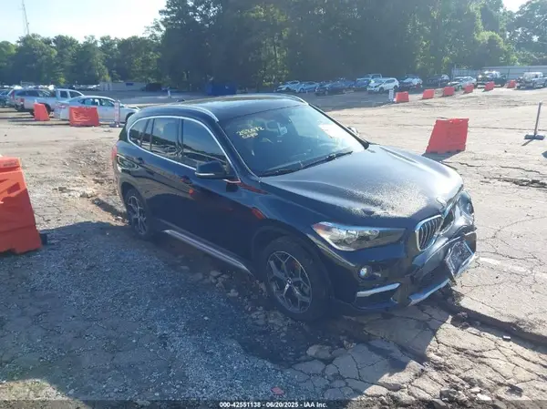WBXHU7C34J3H42767 2018 BMW X1 - Image 1