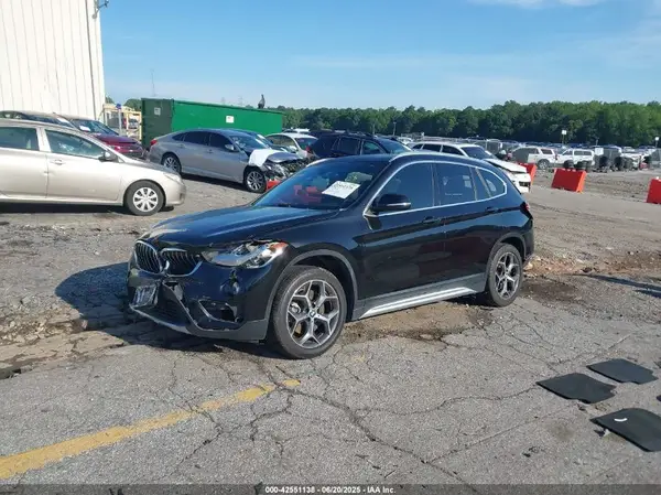 WBXHU7C34J3H42767 2018 BMW X1 - Image 2